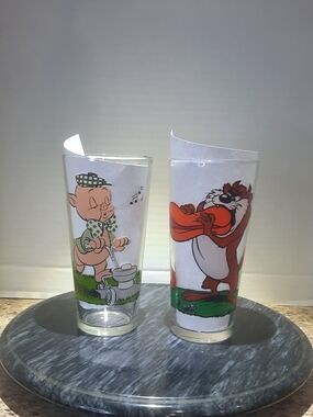 Set Of 2 Looney Tunes Glass Cups